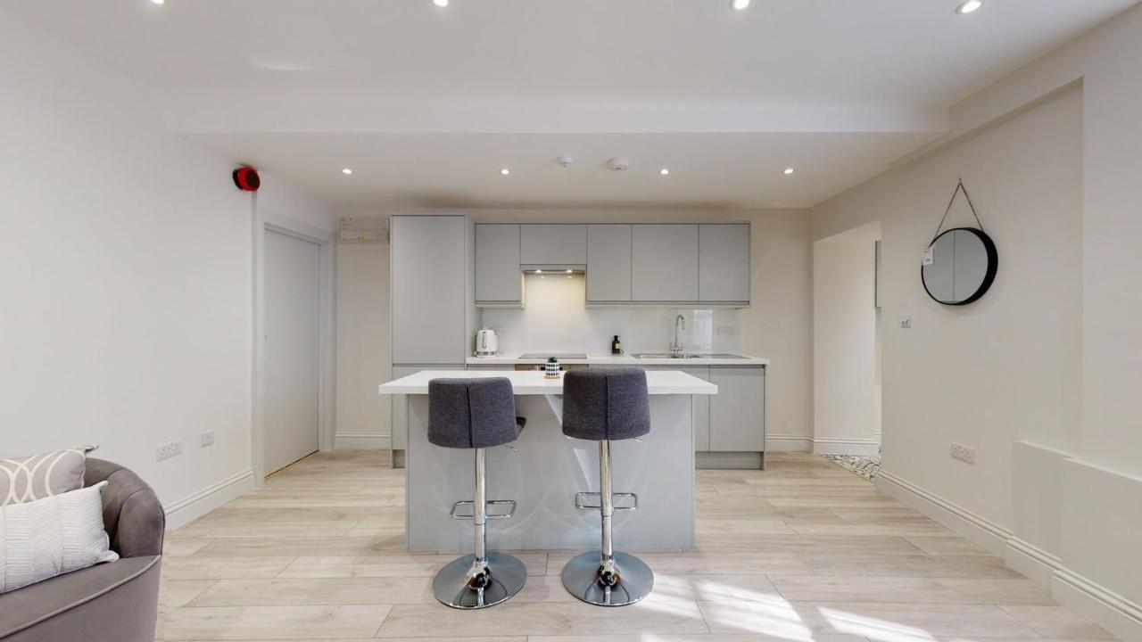 Chic Apartment By Hyde Park London Eksteriør billede