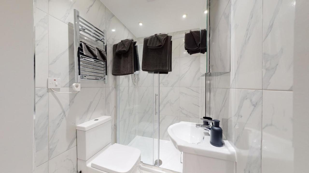 Chic Apartment By Hyde Park London Eksteriør billede