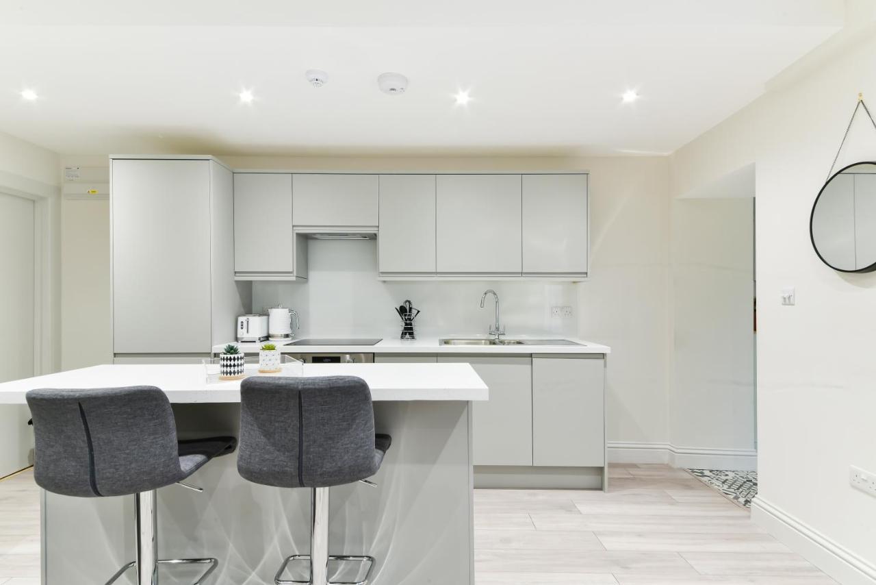 Chic Apartment By Hyde Park London Eksteriør billede